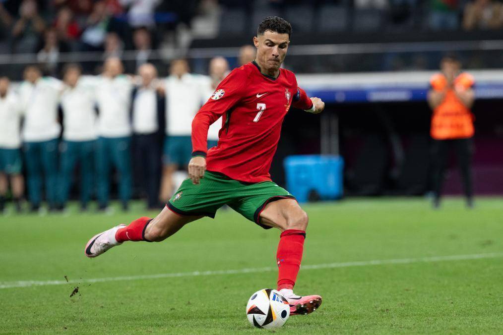 表现吸引了 表现吸引了