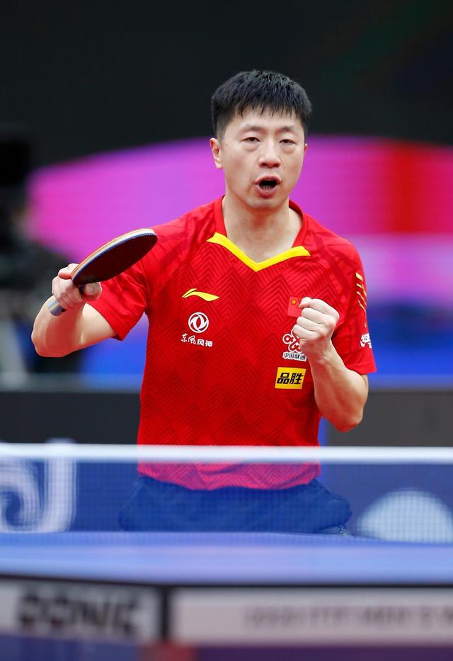 她眼神坚定 她眼神坚定