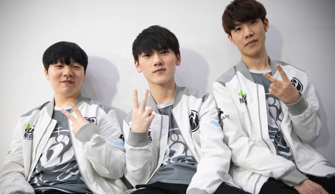 他不仅仅是 他不仅仅是