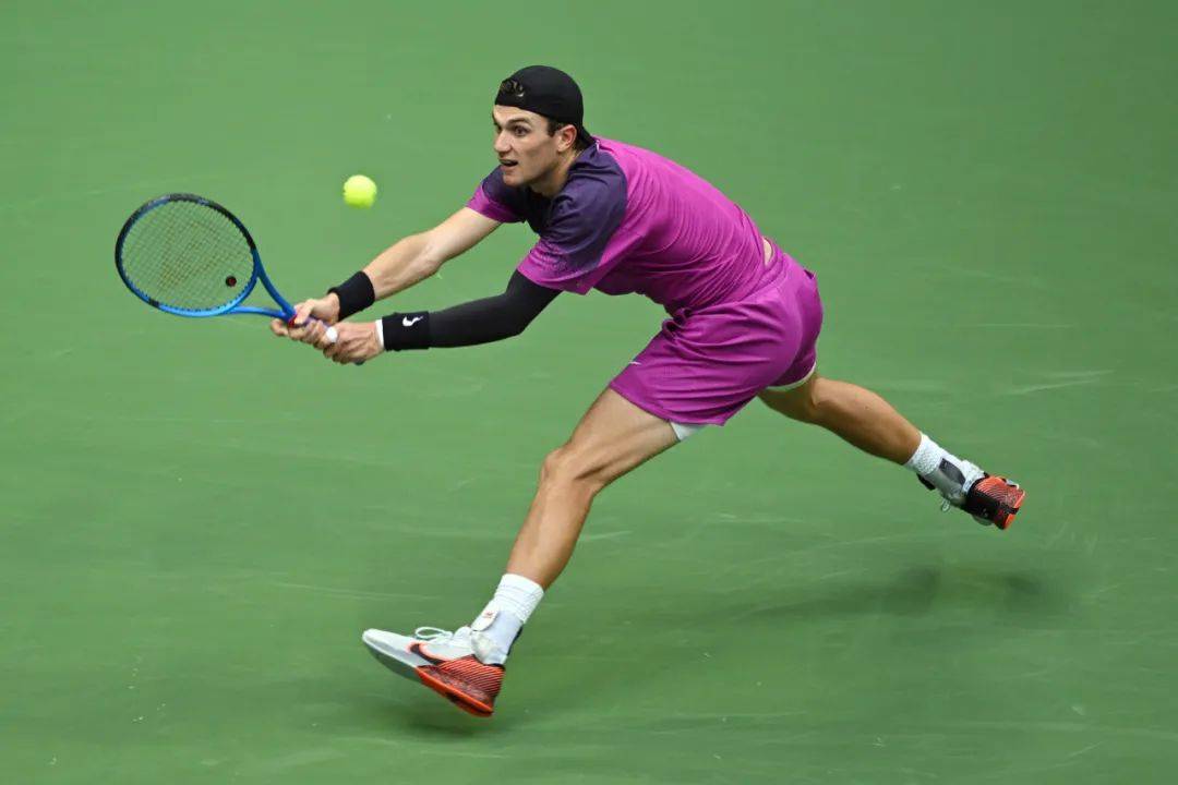 每位运动员 每位运动员