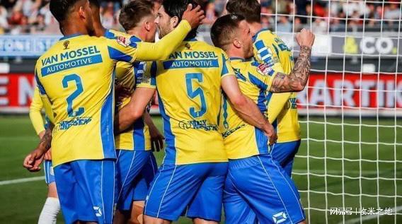 镜头给到场 镜头给到场